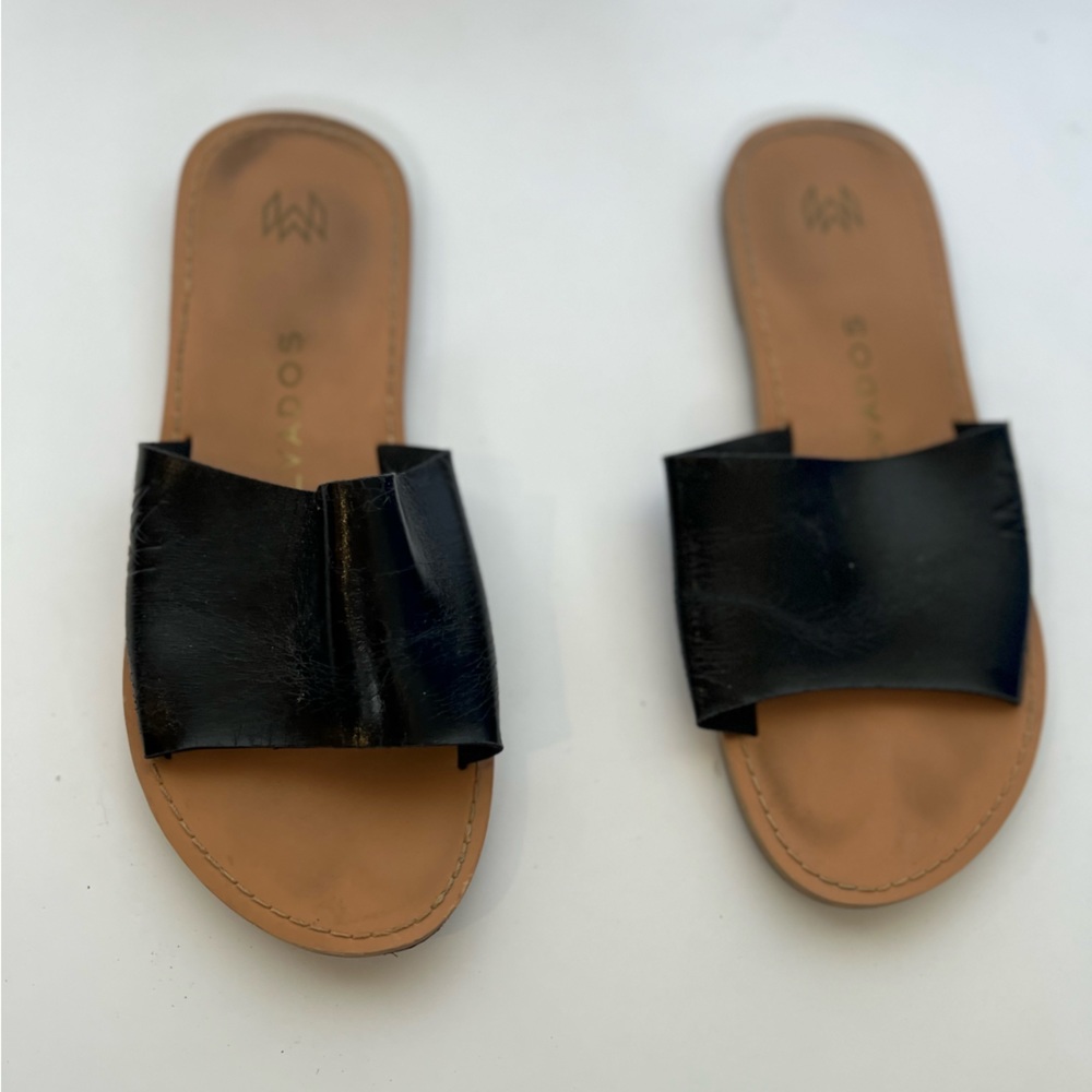 Malvados size 7/8 black slipper…